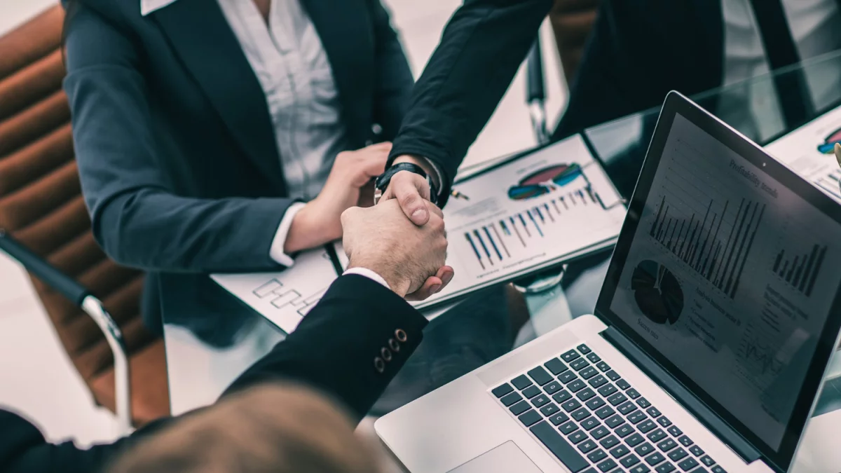 Pozycjonowanie lokalne w Rybniku: praktyczny przewodnik dla małych firm — jak wykorzystać Google Moja Firma, frazy lokalne i opinie, by zdobyć klientów.