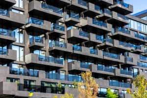 Naturalne kosmetyki do makijażu: najlepsze produkty i triki